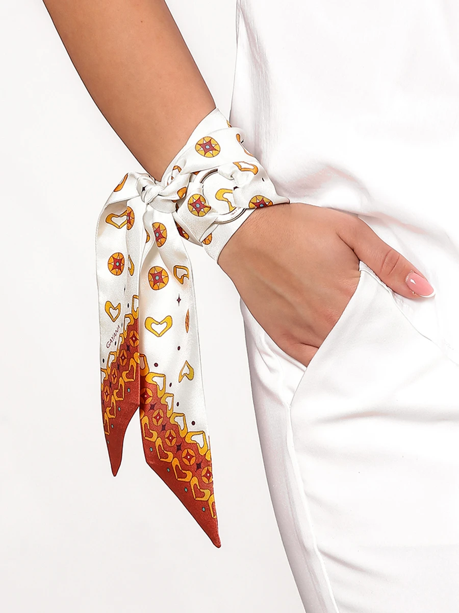 Твилли шелковое Жесты