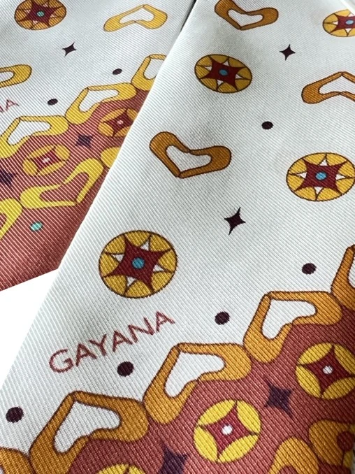 Твилли шелковое Жесты GAYANA