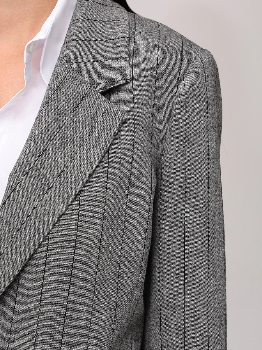 Костюм в полоску