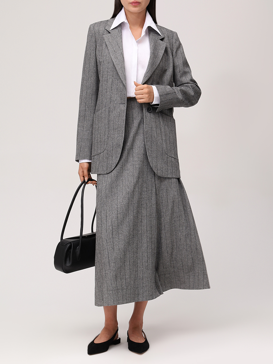 Костюм в полоску