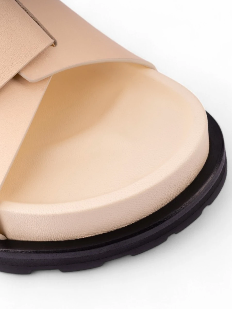 Шлепанцы кожаные