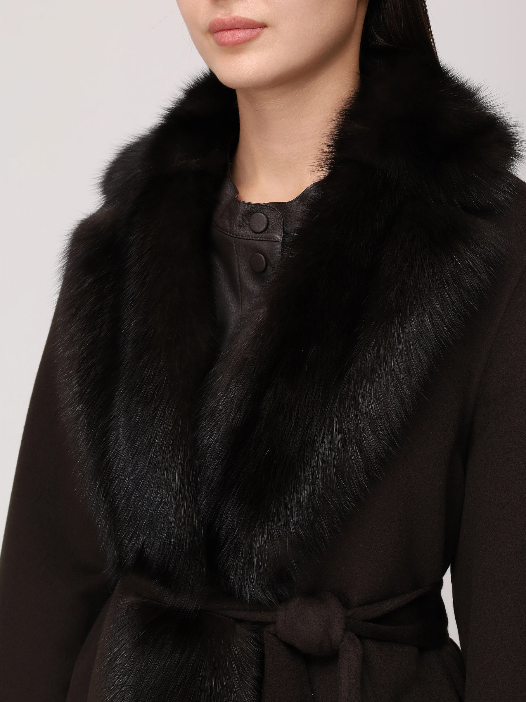 Пальто из шерсти и кашемира с мехом соболя