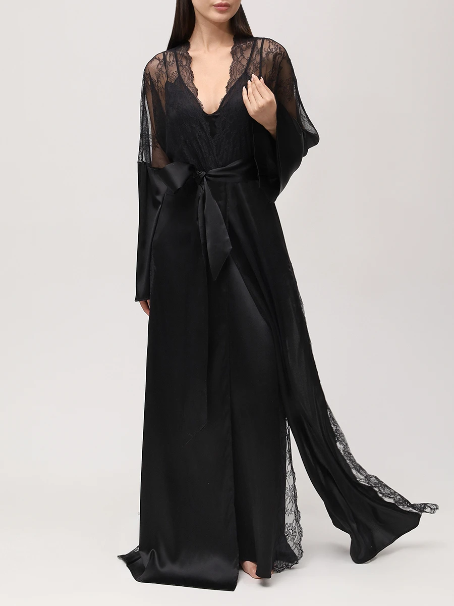 Халат из шелка и кружева