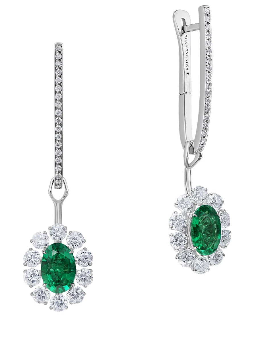 Серьги из белого золота с изумрудами и бриллиантами