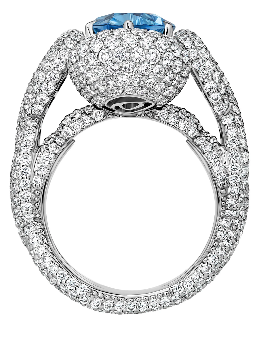 Кольцо из белого золота с аквамарином и бриллиантами