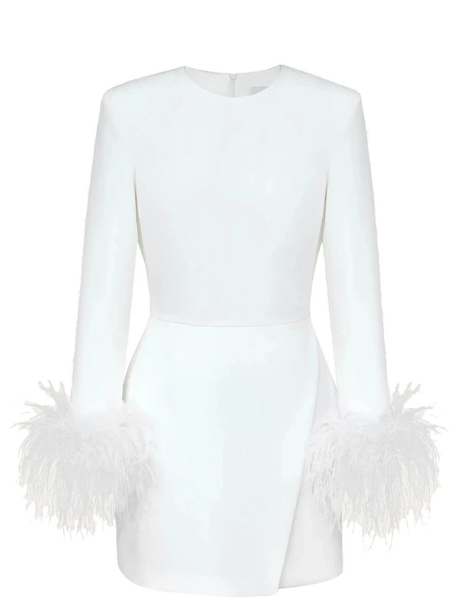 Платье с перьями