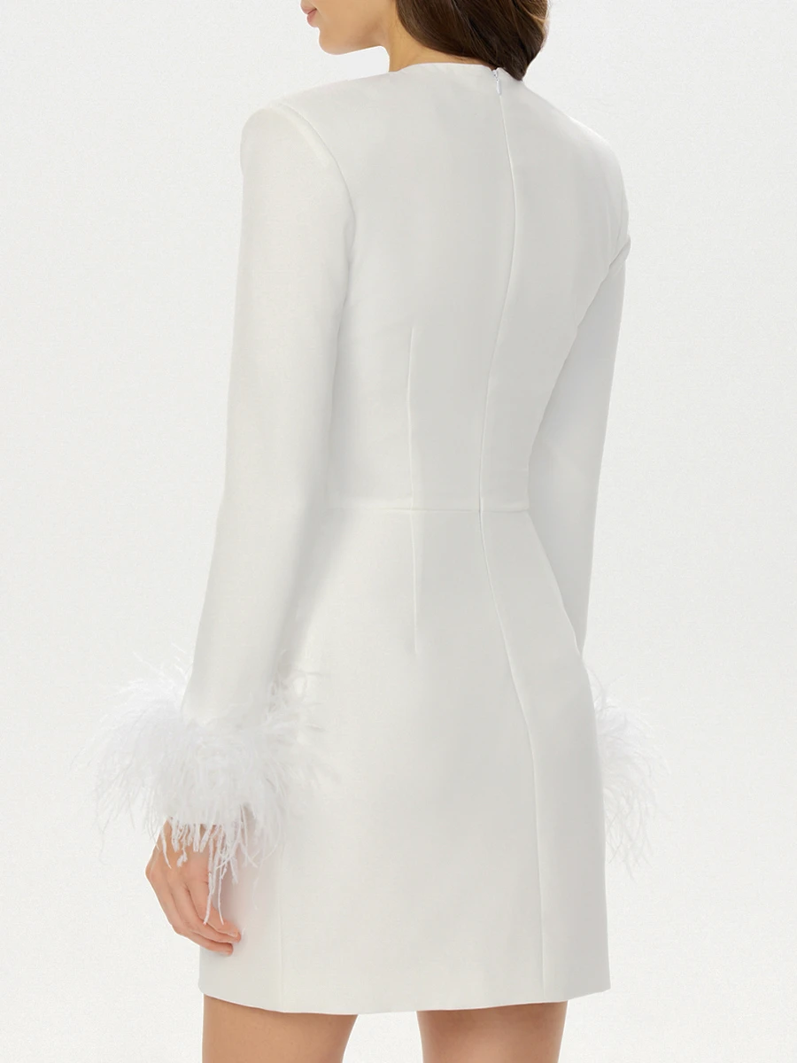 Платье с перьями