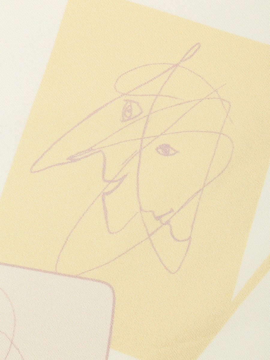 Платок-каре Любовь внутри нас из шелка