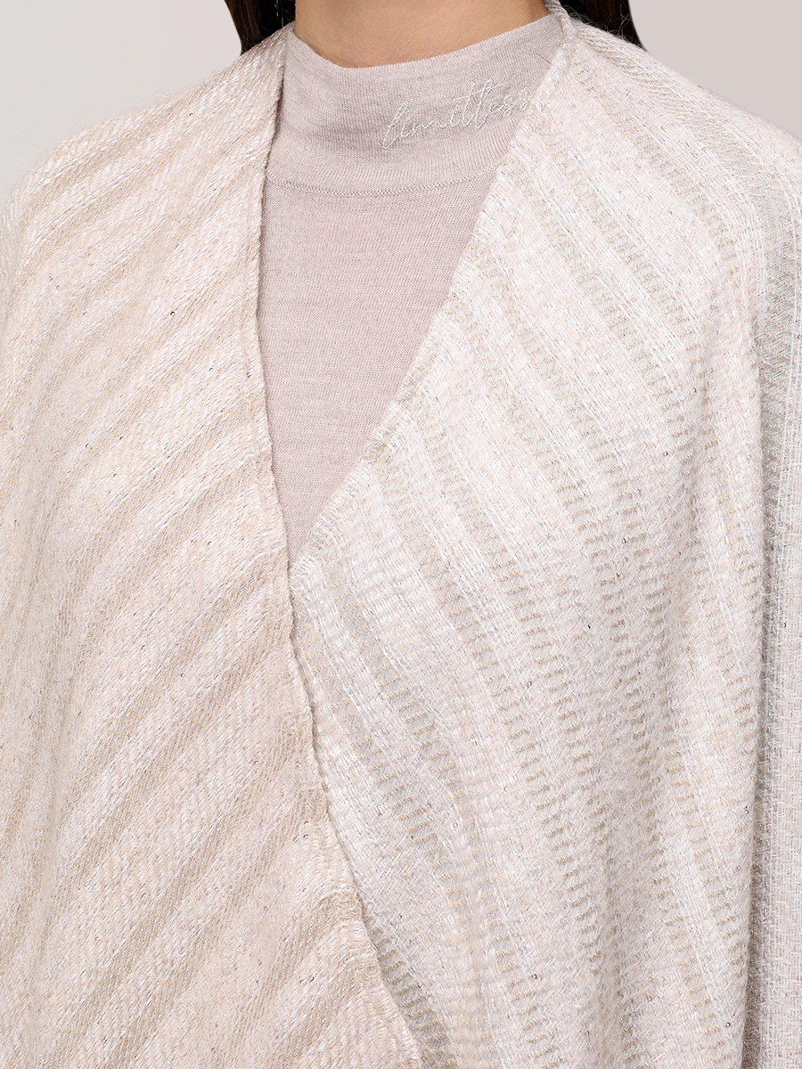 Пончо из вискозы и шерсти