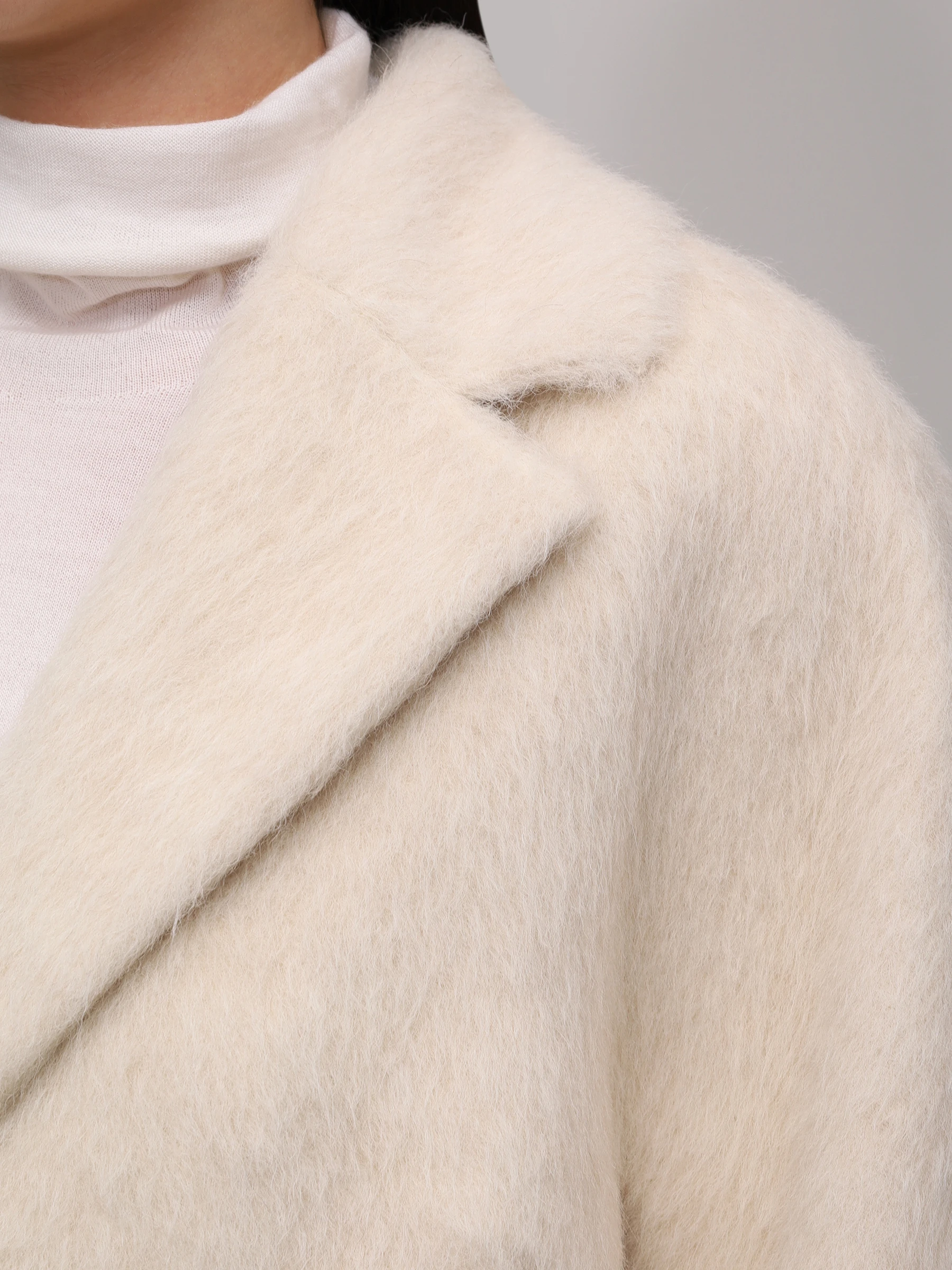 Пальто из шерсти альпака