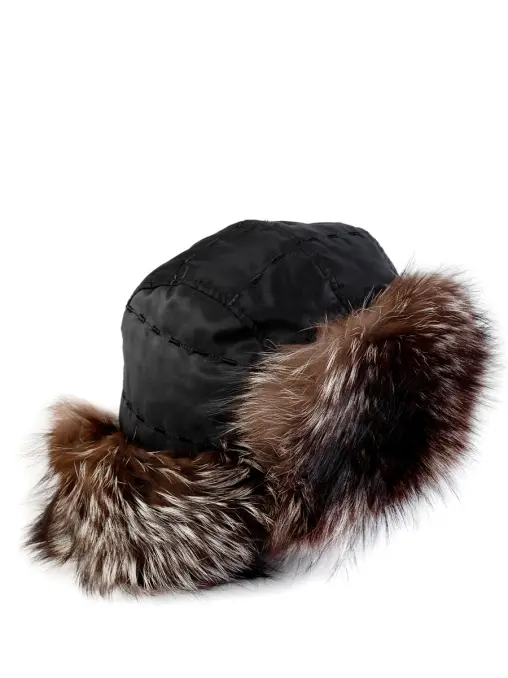 Шапка с мехом енота BORSALINO
