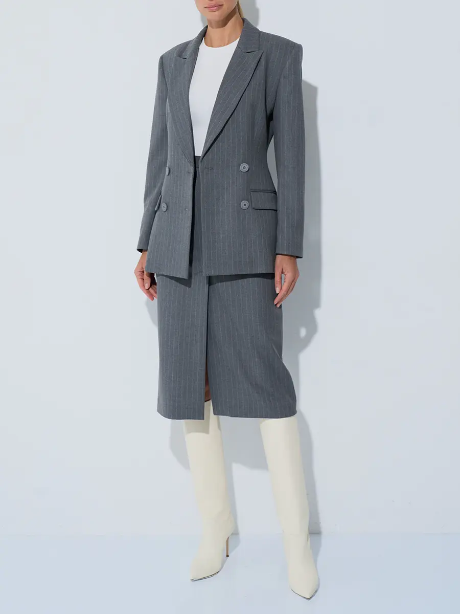 Пиджак в полоску