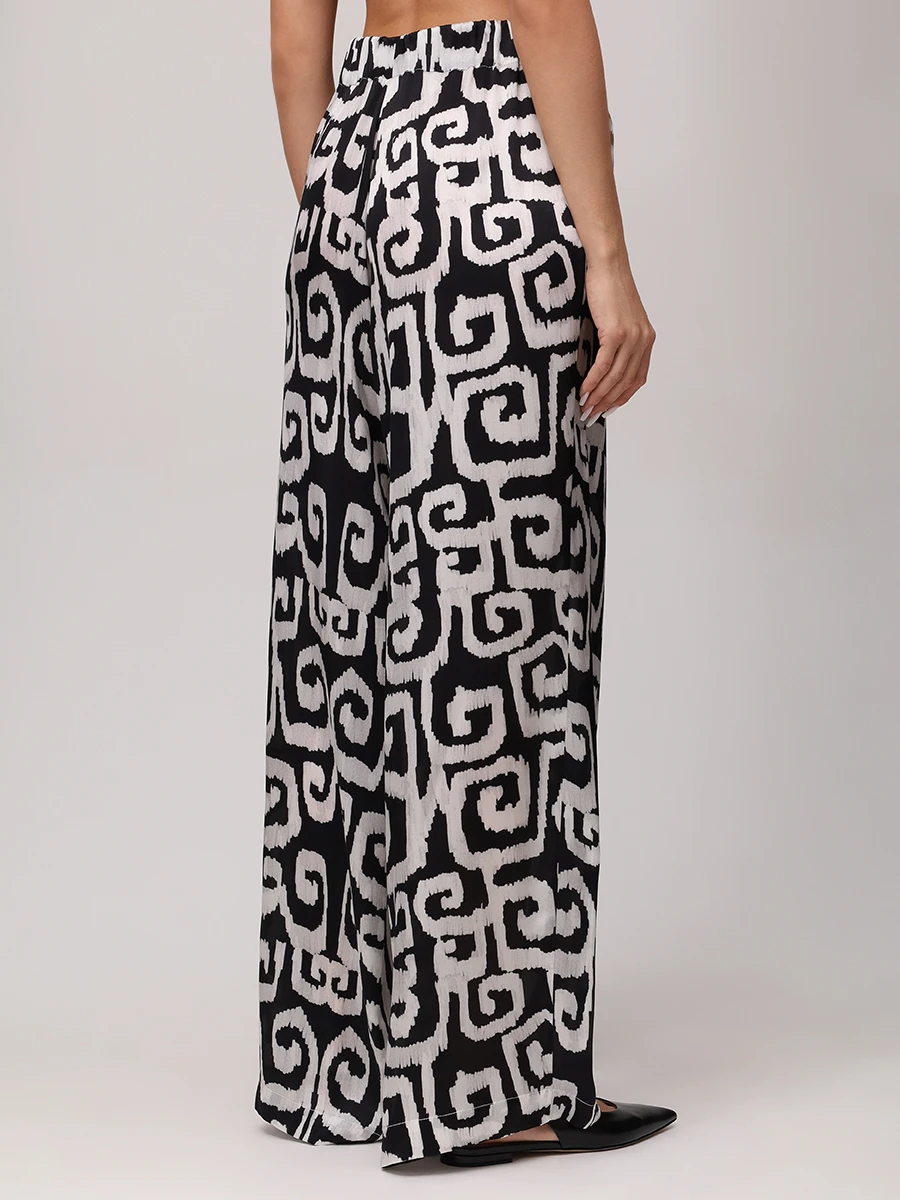 Костюм шелковый