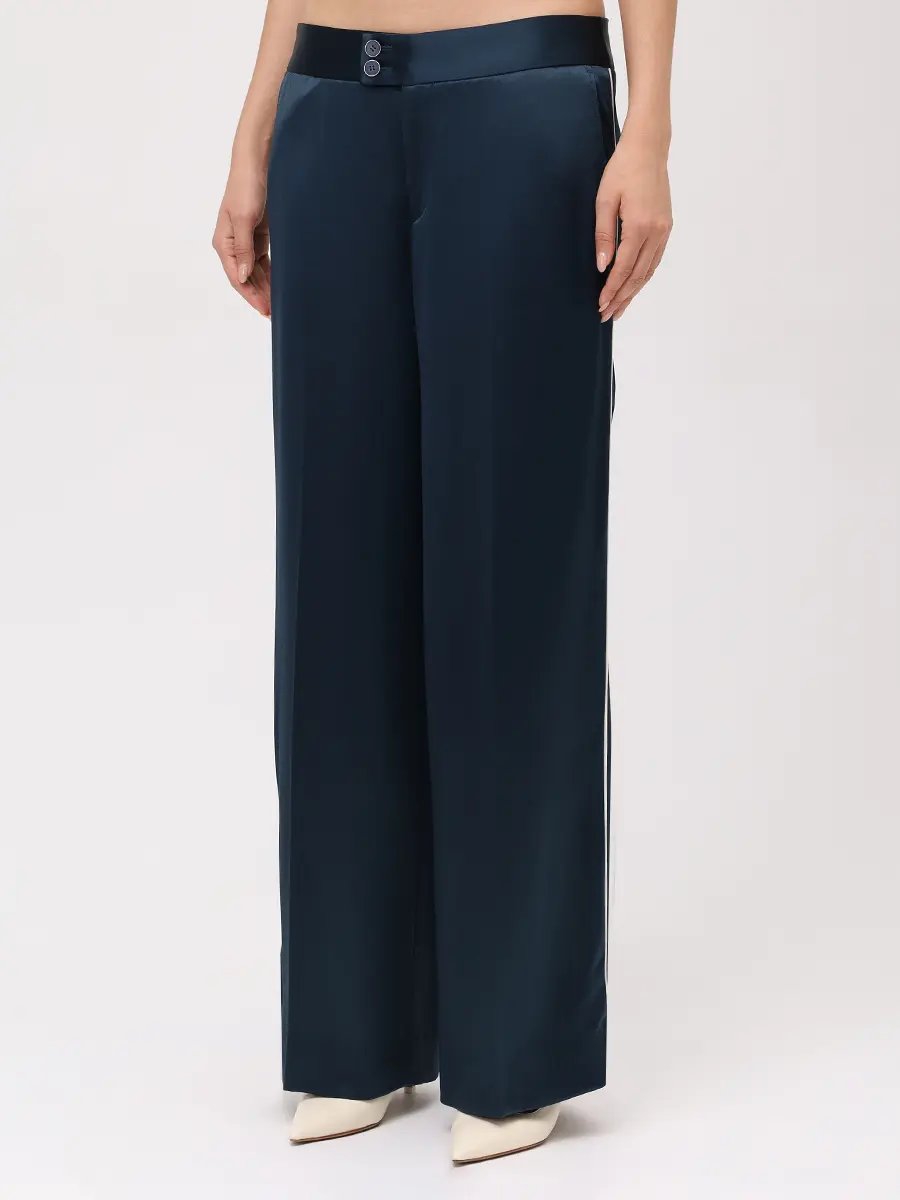 Костюм однотонный