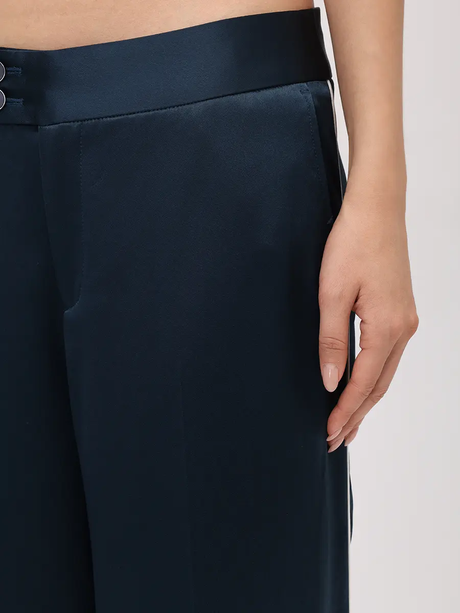 Костюм однотонный