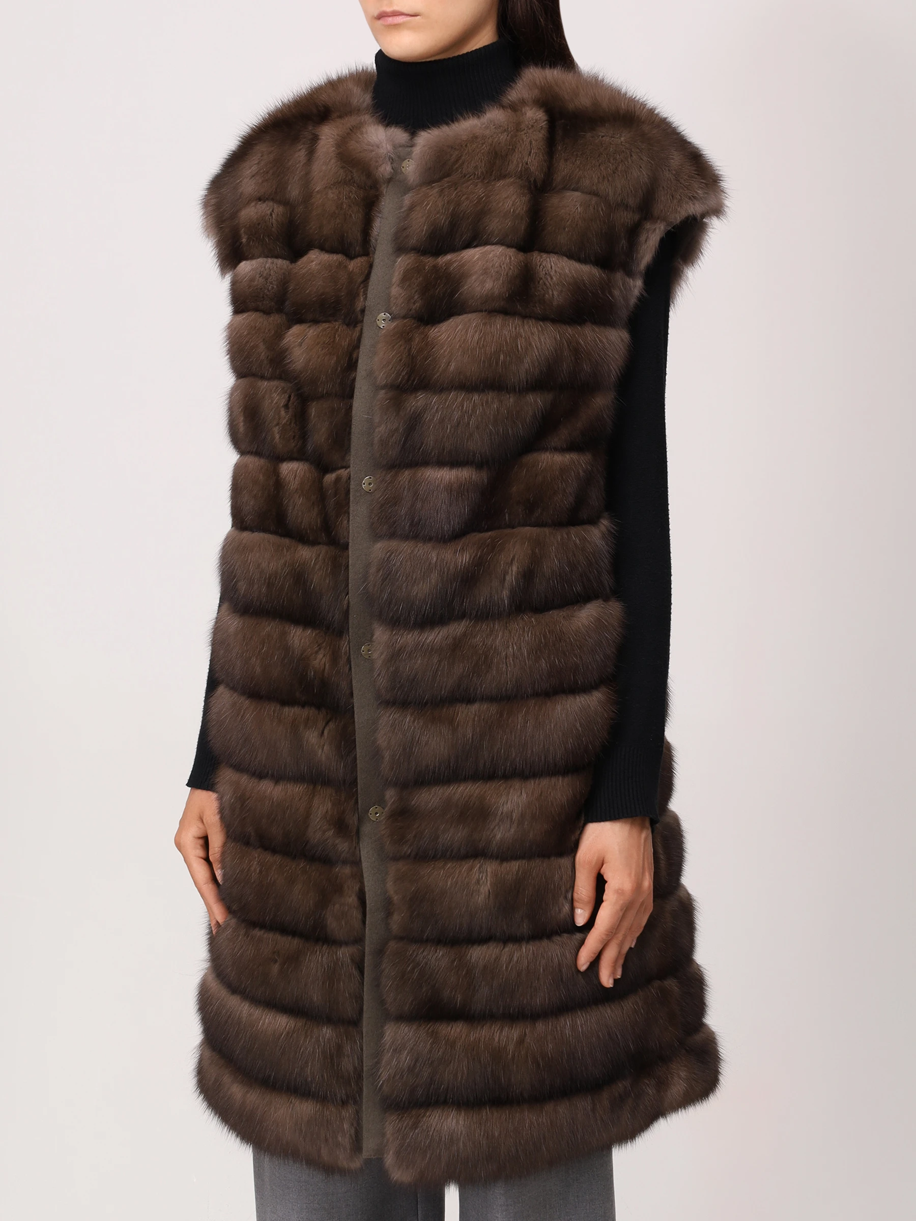 Жилет из меха соболя