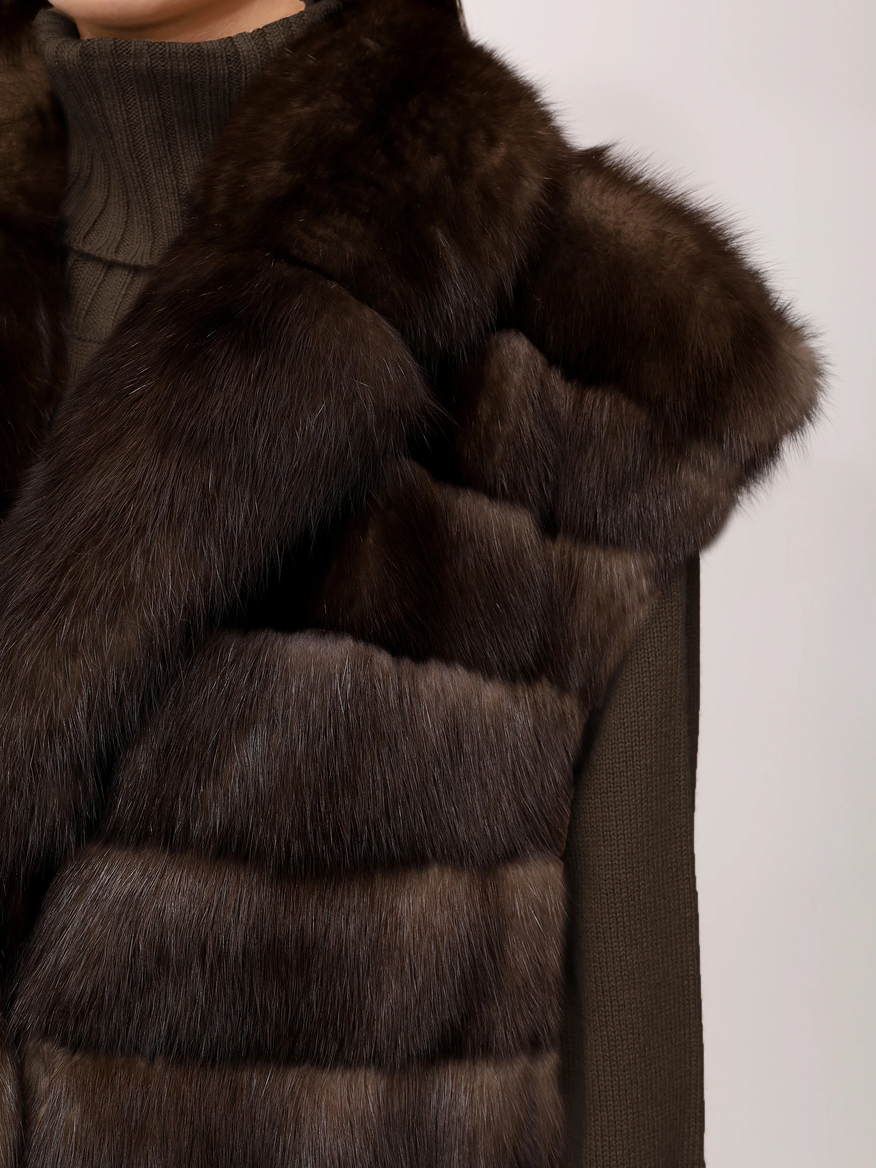 Жилет «Джина» из меха соболя