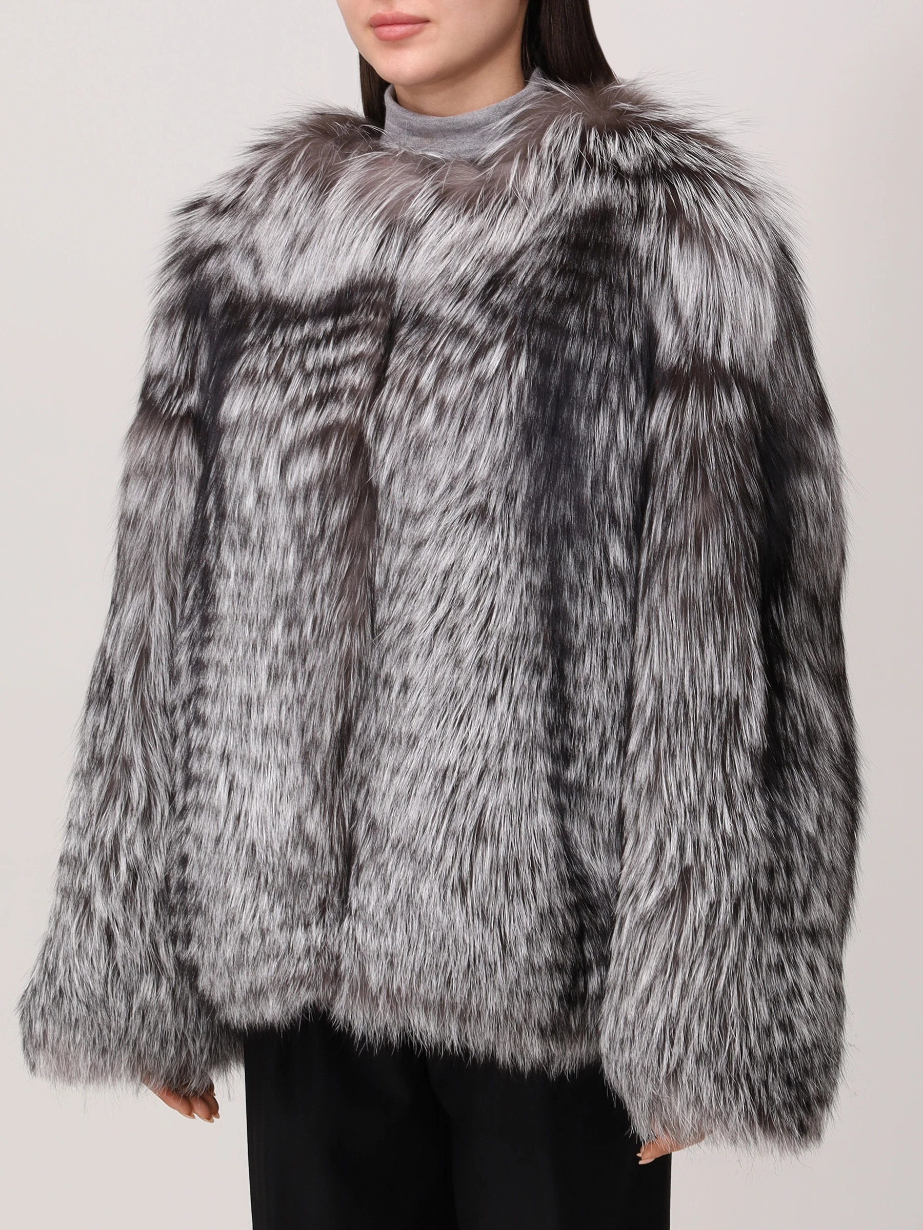 Шуба из меха лисы