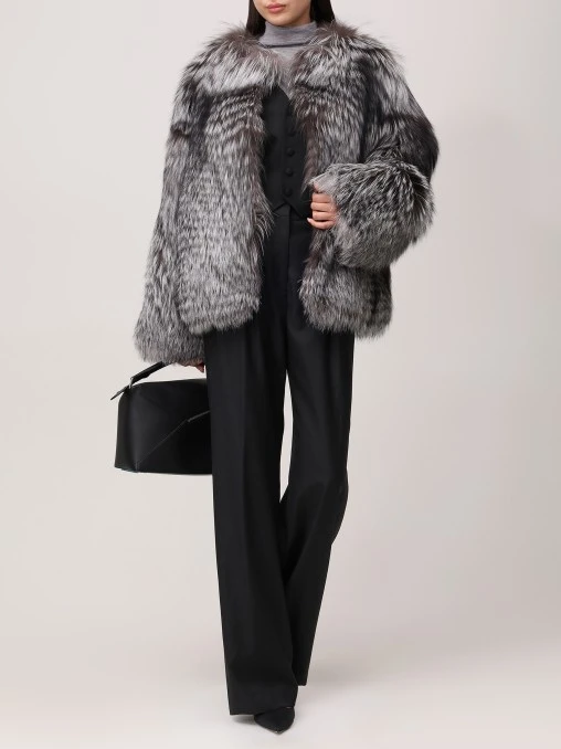 Шуба из меха лисы AMELI