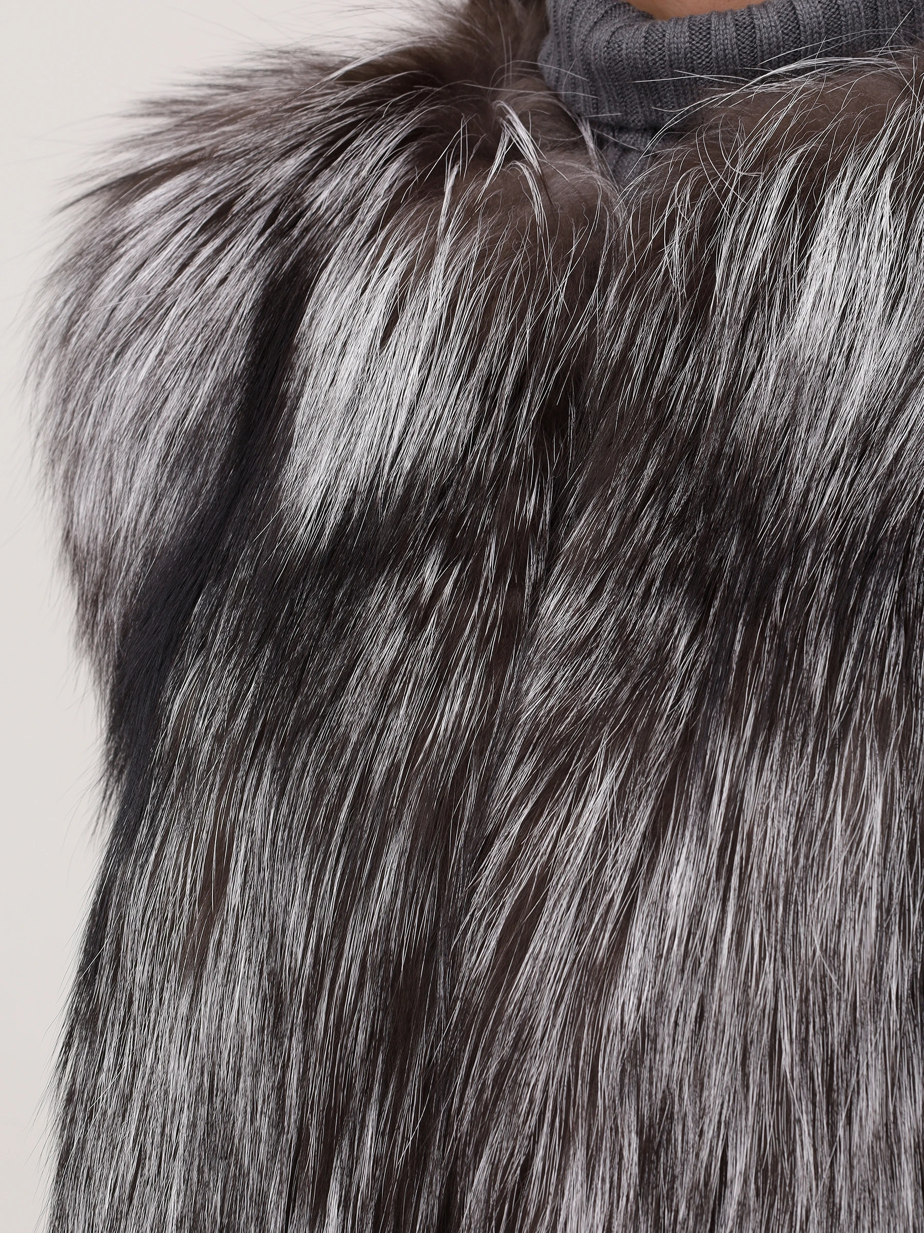 Жилет «Дафна» из меха лисы