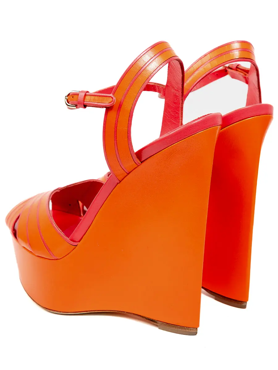 Босоножки кожаные