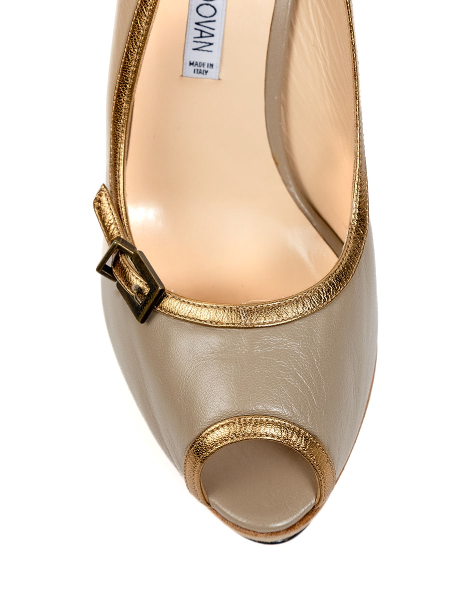 Босоножки кожаные