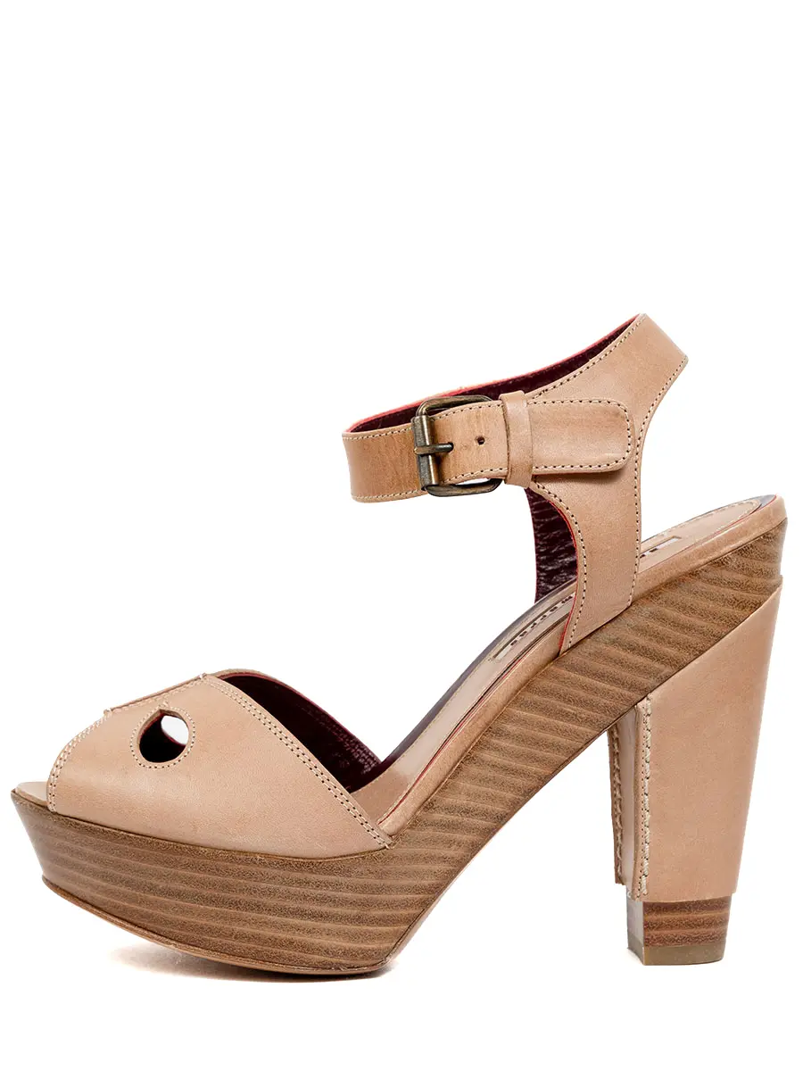 Босоножки кожаные