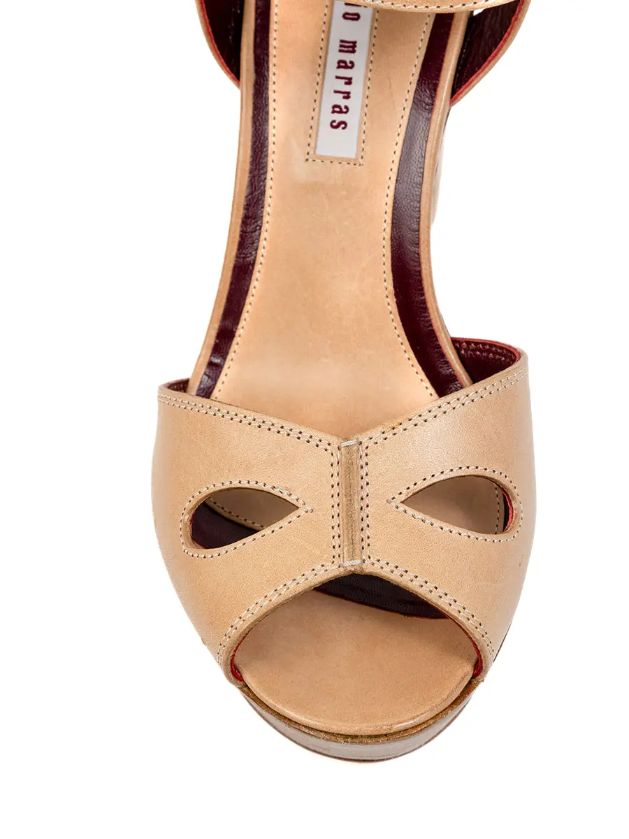 Босоножки кожаные