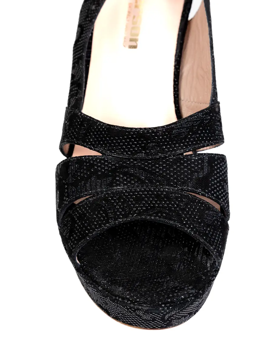 Босоножки замшевые