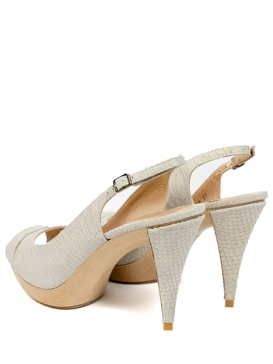 Босоножки кожаные