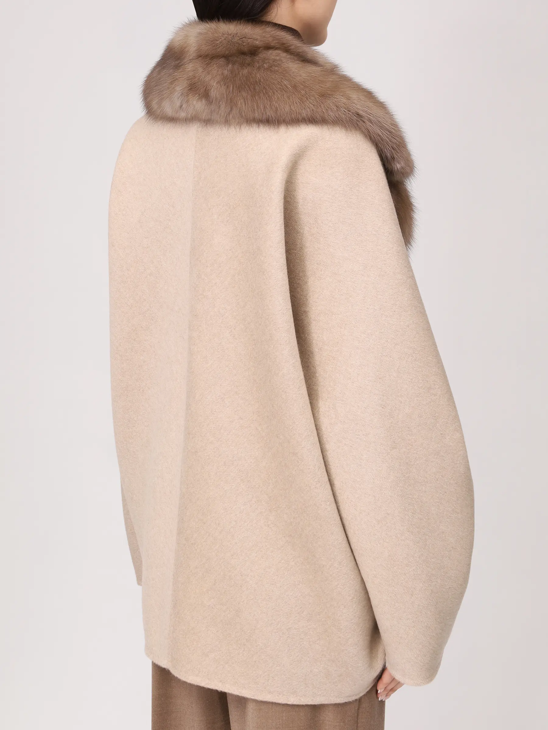 Полупальто кашемировое с мехом