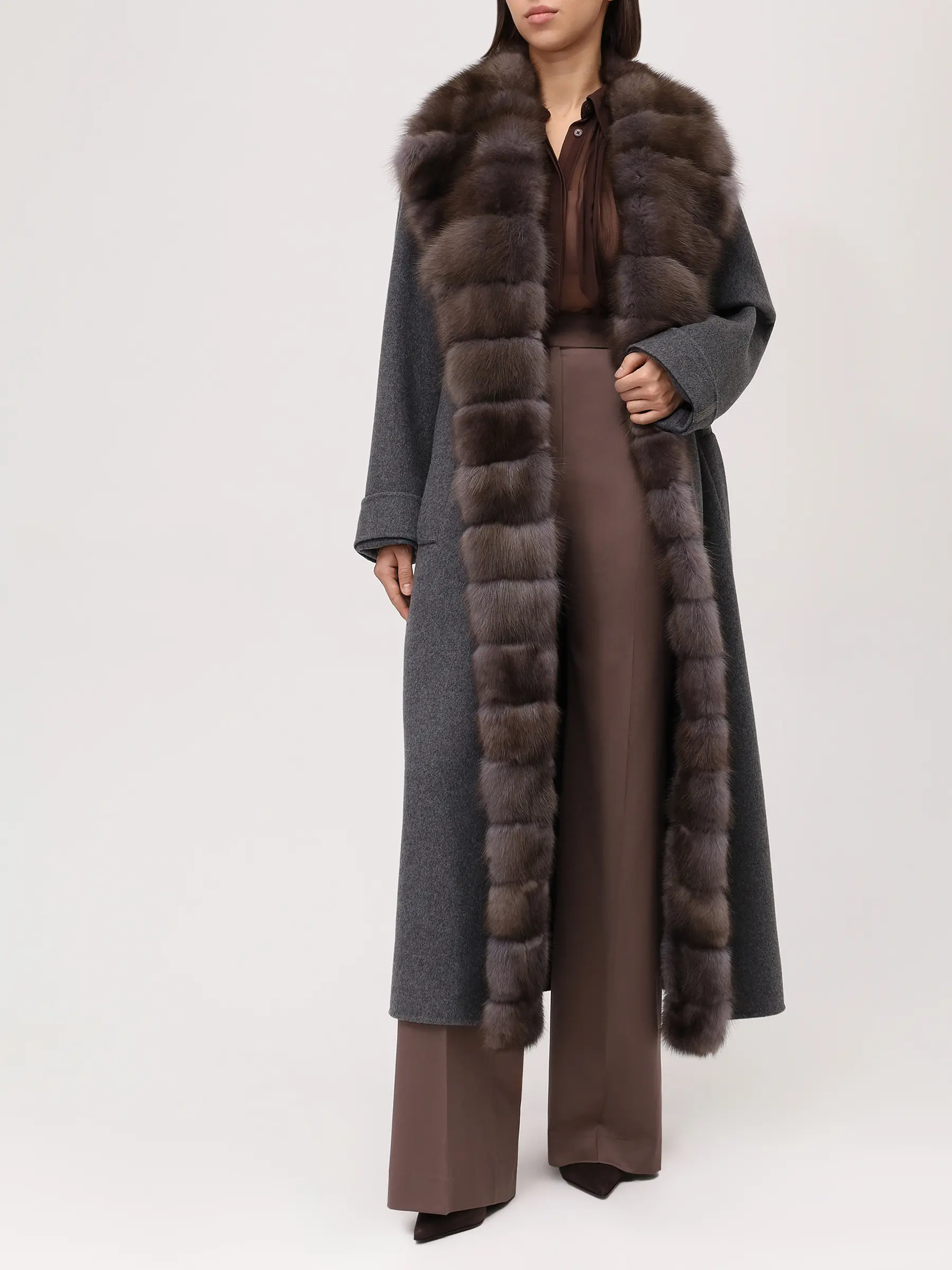 Пальто кашемировое с мехом соболя