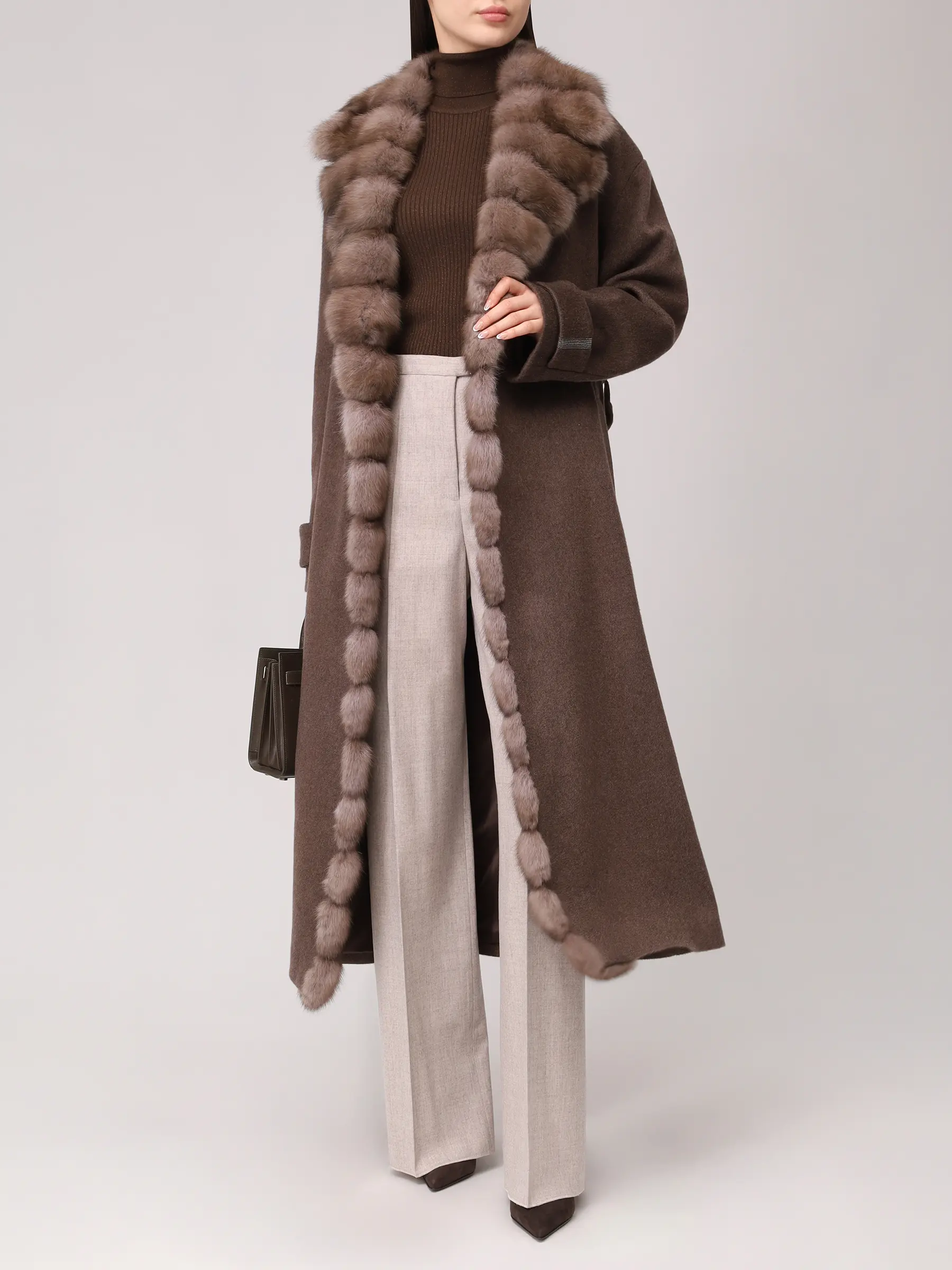 Пальто кашемировое с мехом соболя