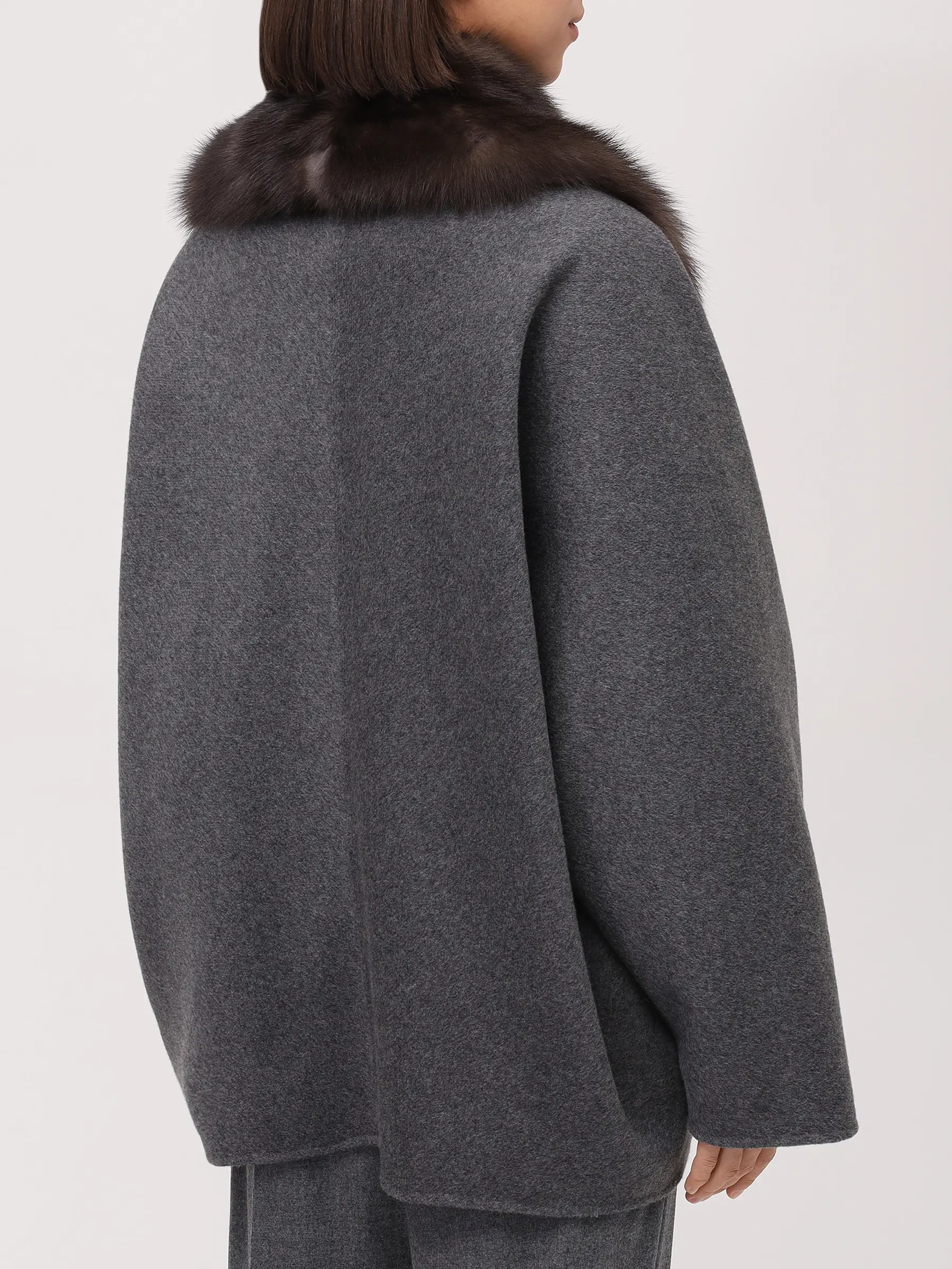 Полупальто кашемировое с мехом соболя