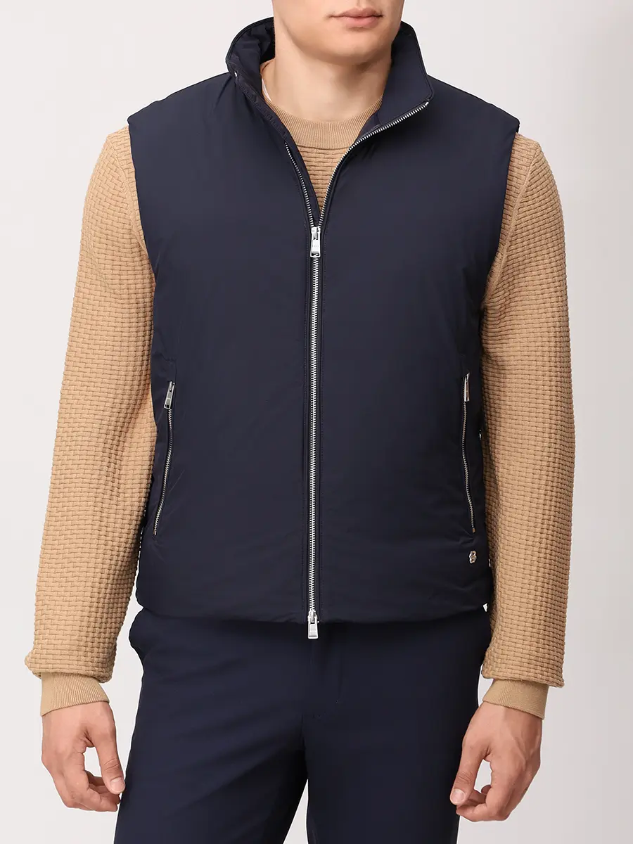 Жилет пуховый