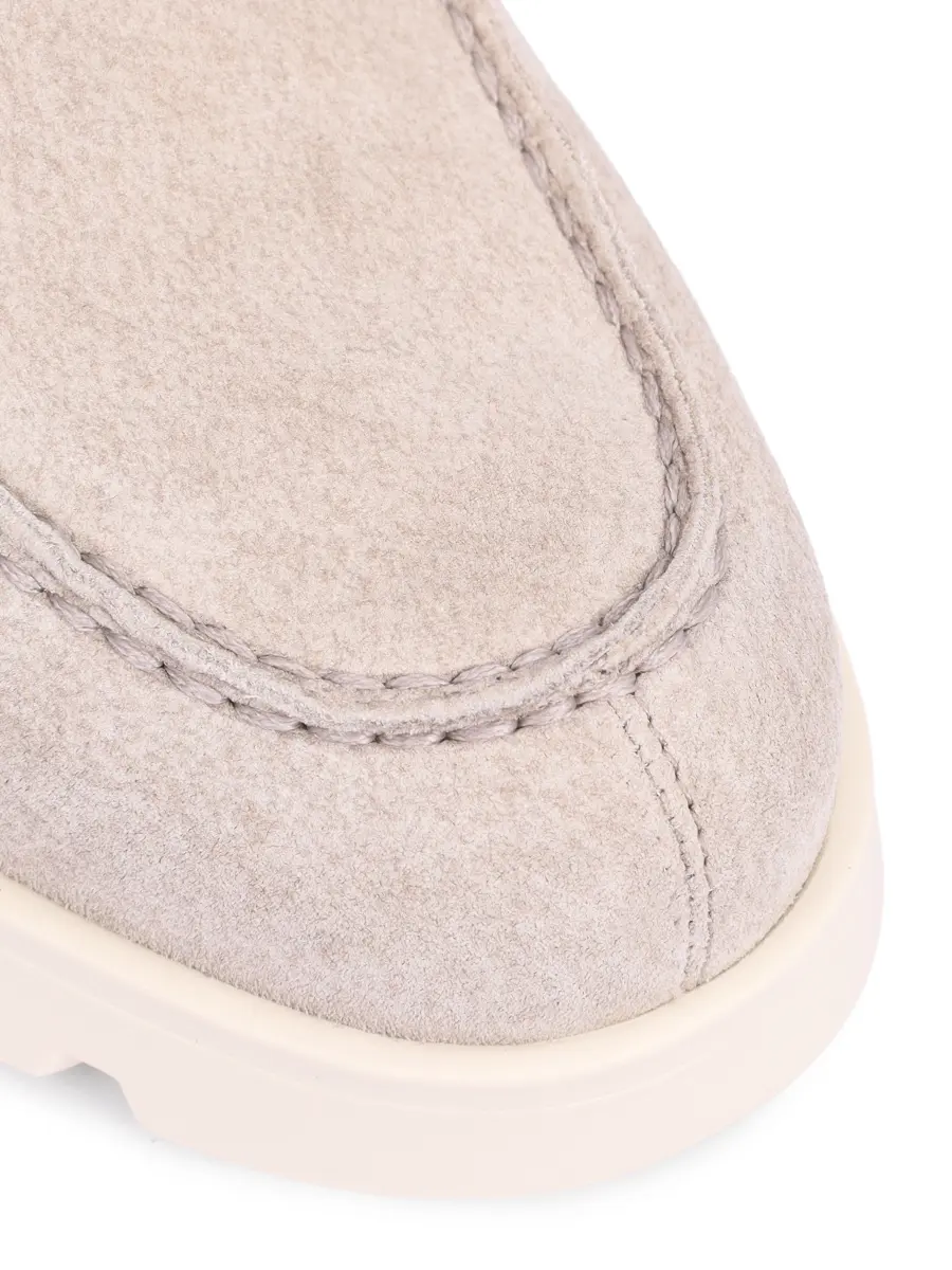 Ботинки из нубука на меху