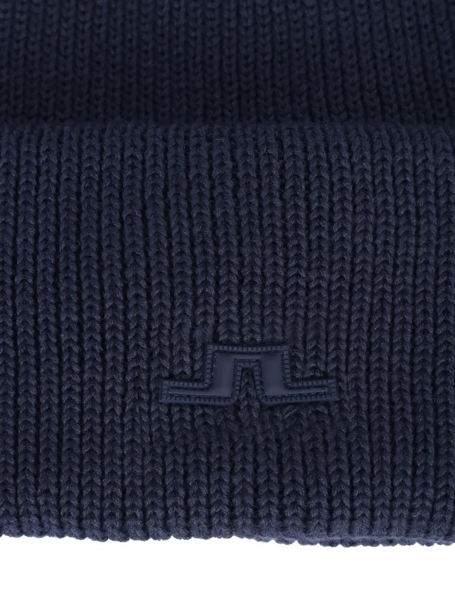 Шапка вязаная