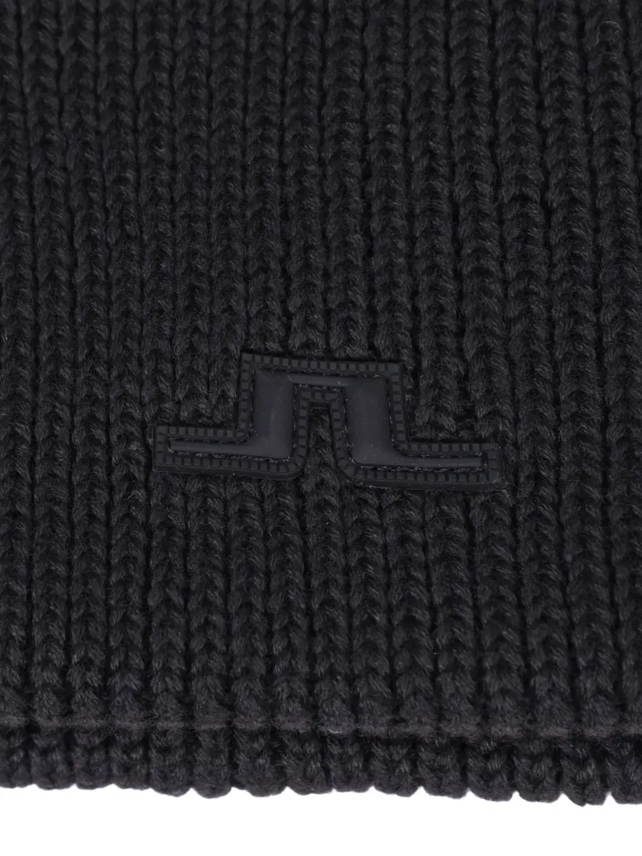 Шапка вязаная