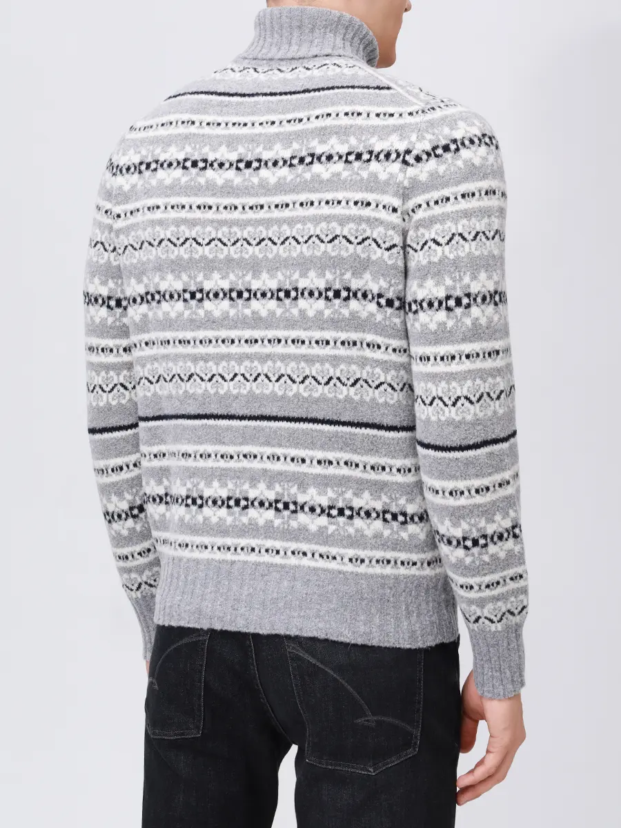 Свитер шерстяной