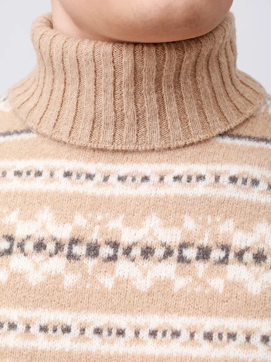 Свитер шерстяной