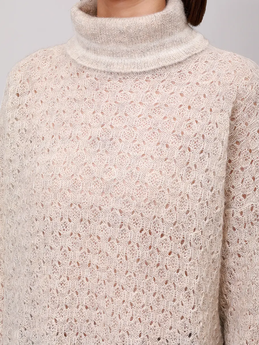 Свитер шерстяной