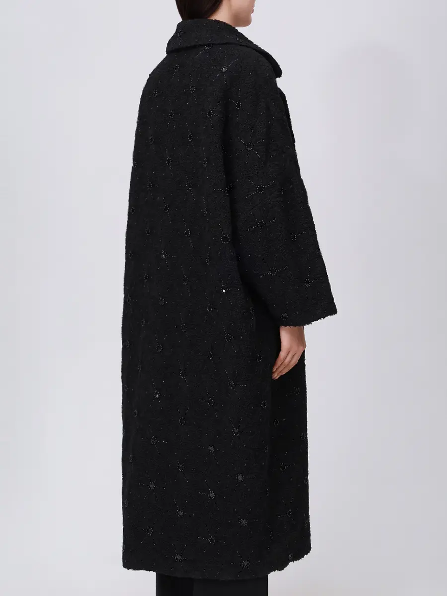 Пальто с вышивкой