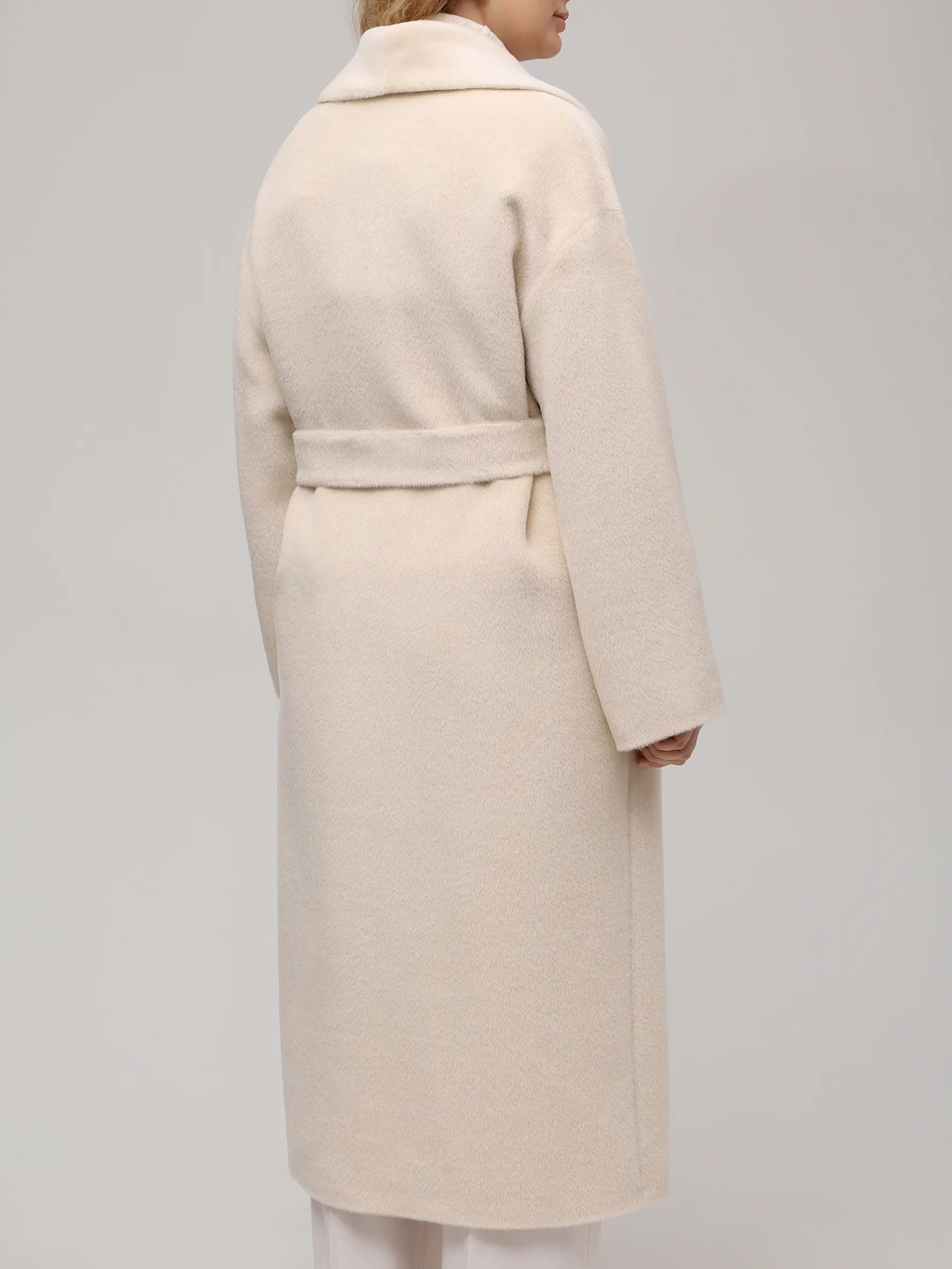 Пальто из шерсти альпака