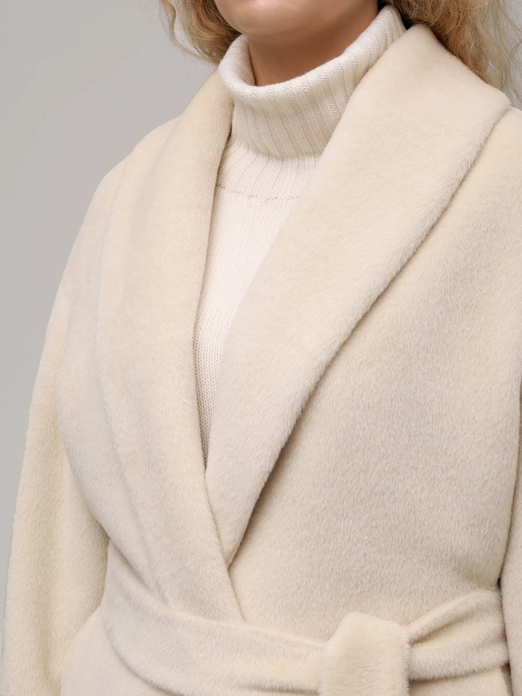 Пальто из шерсти альпака