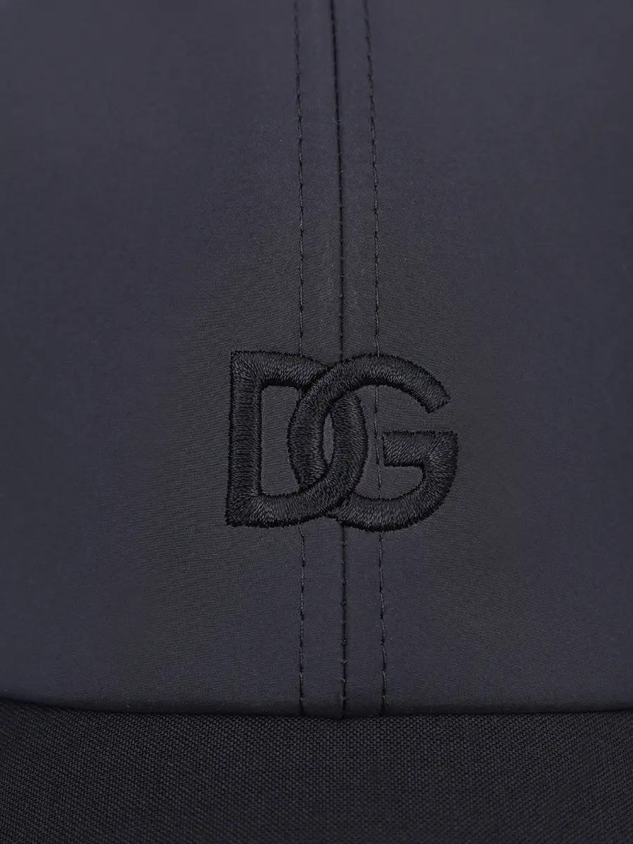 Бейсболка с логотипом