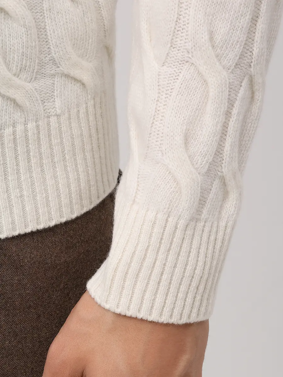 Свитер шерстяной