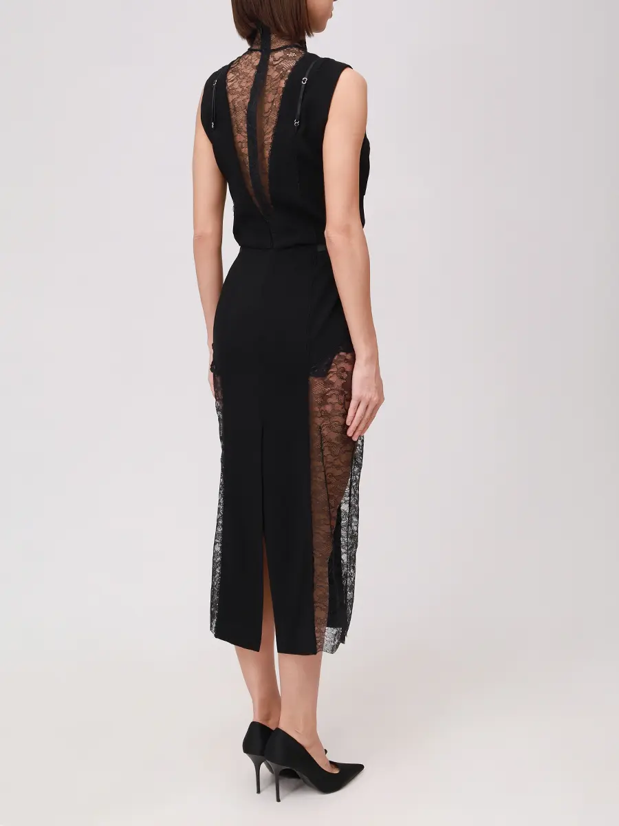 Платье с кружевом