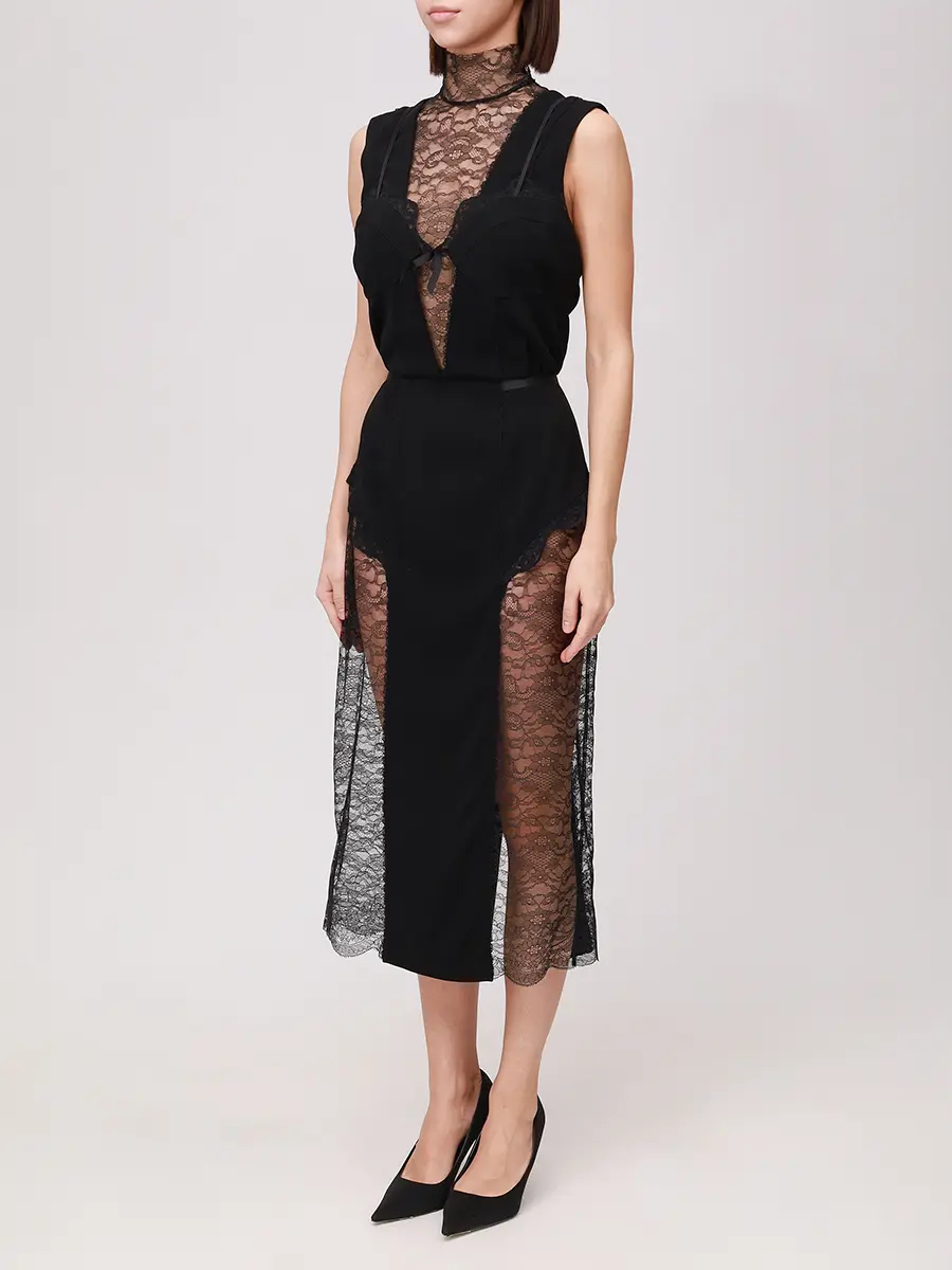 Платье с кружевом