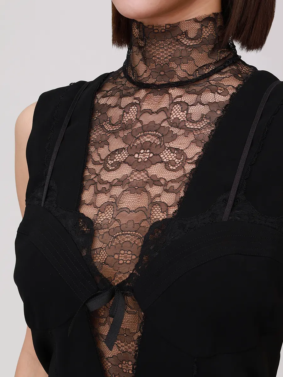 Платье с кружевом