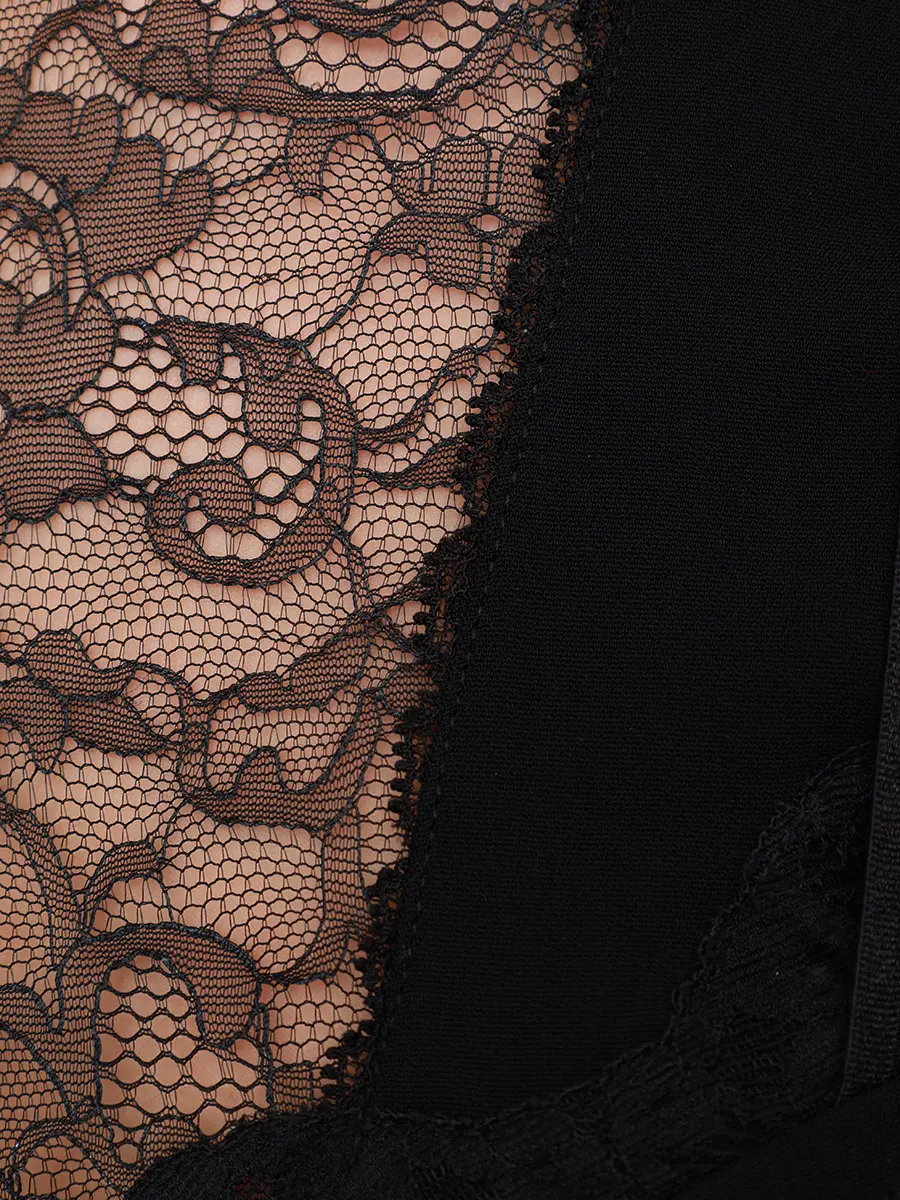 Платье с кружевом